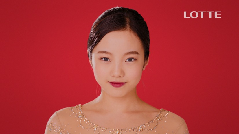 本田真凜、キュートなOKポーズをCMで披露！