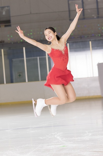 本田真凜、キュートなOKポーズをCMで披露！
