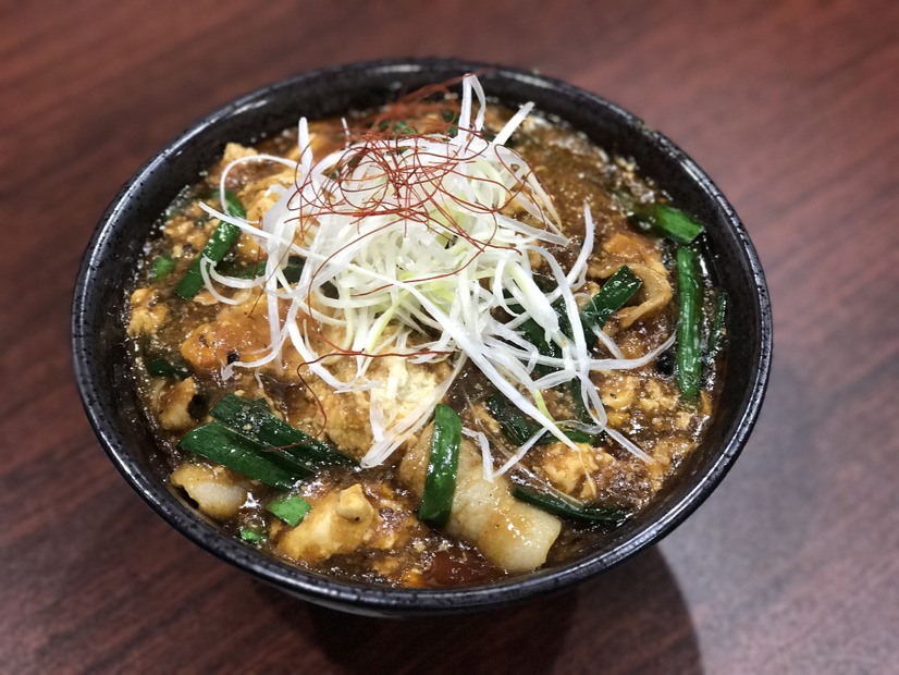 胃袋から熱くする丼『“厚熱”すたみなマーボー丼』を食べる