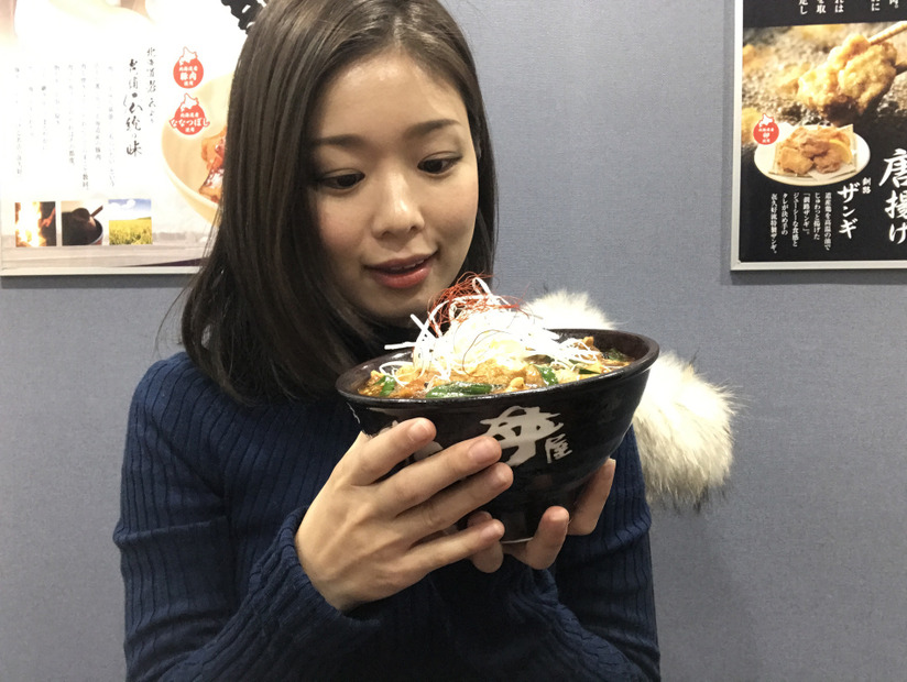 胃袋から熱くする丼『“厚熱”すたみなマーボー丼』を食べる