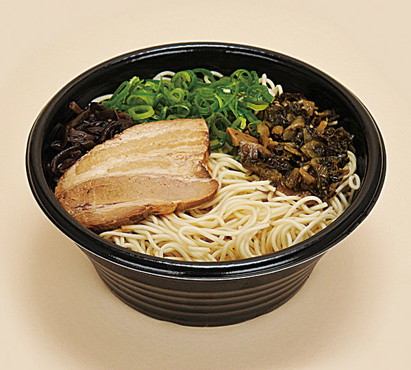 「ファミマのラーメン」シリーズから、味噌ラーメンと豚骨ラーメンがリニューアル