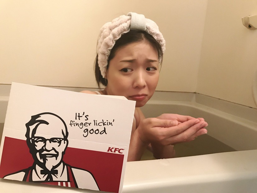 超絶臭い！！！フライドチキン風呂に入る！