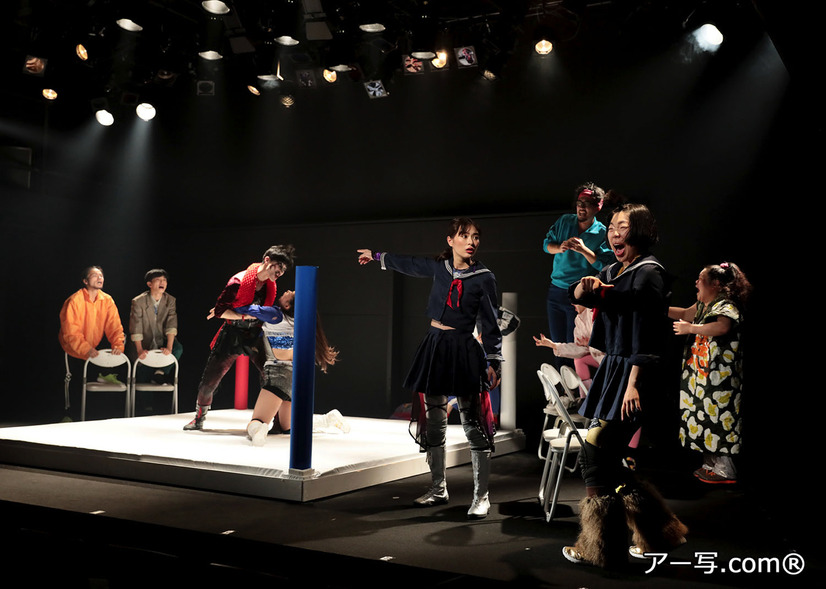 内田理央がプロレスに挑戦する舞台、東京公演がスタート