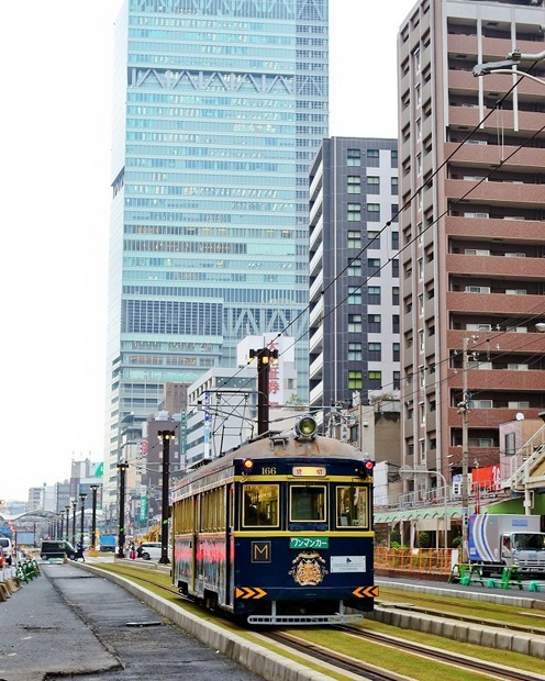 『オリエント急行殺人事件』が路面電車とコラボ！ラッピング車両が大阪に登場