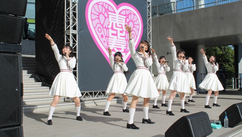 エビ中、秋田ワンマンを今年も開催！地元ヒーローやアイドルとコラボ