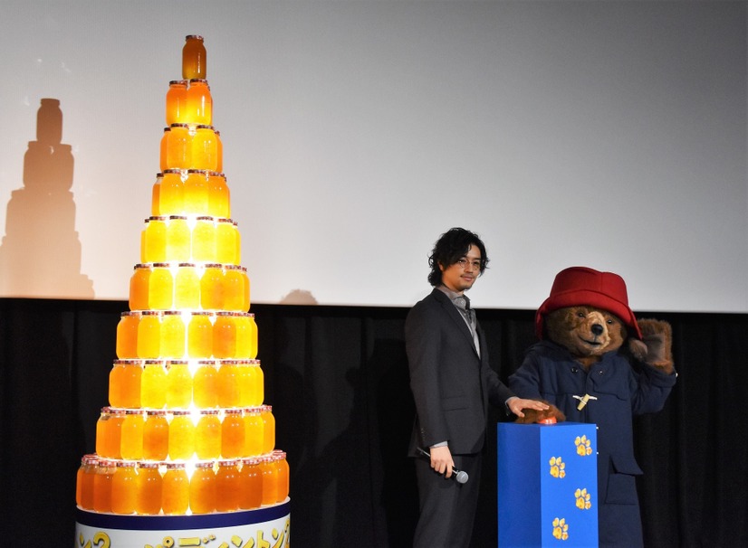斎藤工がパディントンとマーマーレードタワーの点灯式を行った【撮影：non】
