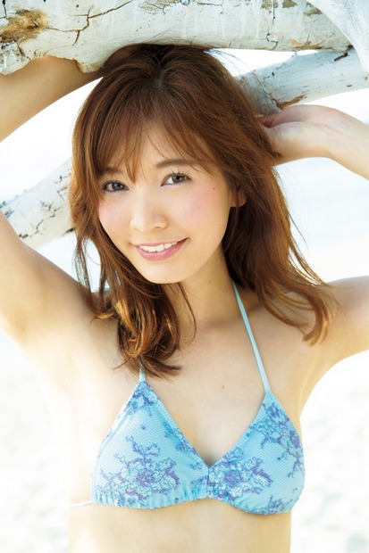 “可愛すぎる売り子”ほのか、初DVDで初1位を奪取！