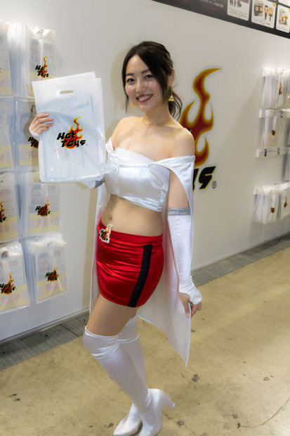 美人すぎる注目コスプレ コンパニオン達を一挙紹介……『東京コミコン2017』