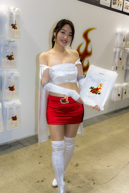美人すぎる注目コスプレ コンパニオン達を一挙紹介……『東京コミコン2017』