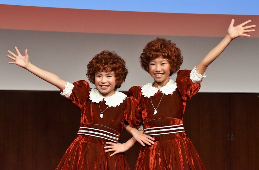 ミュージカル『アニー』2018年公演のアニー役に決まった新井夢乃と宮城弥榮