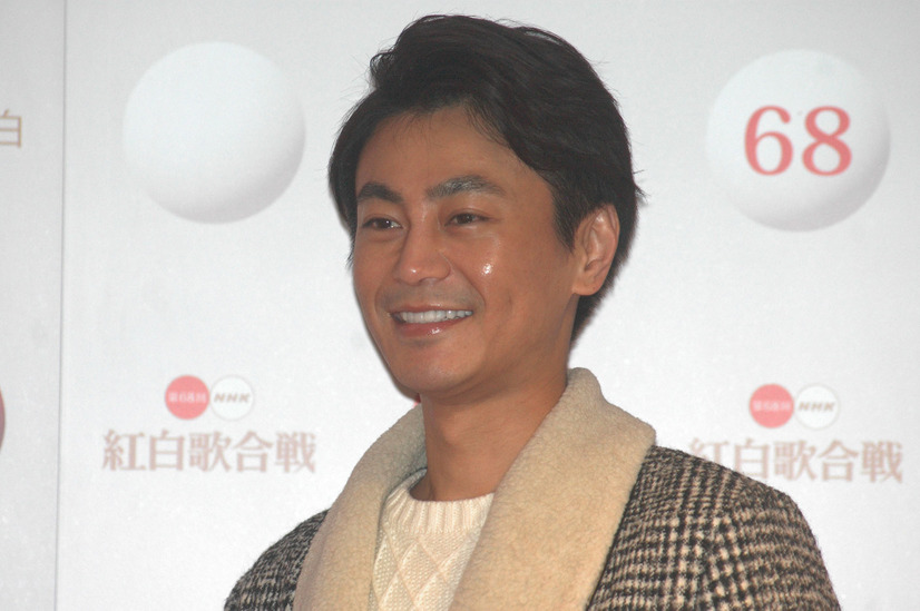 【NHK紅白歌合戦】氷川きよし、GOLDをふんだんに使ったド派手な衣装で「金よし」に