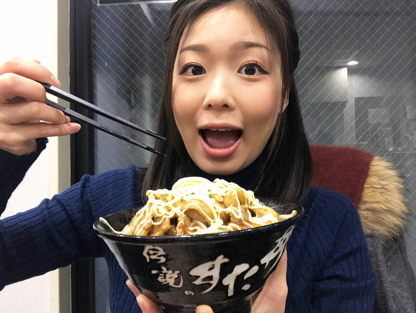 どんどんイケる！すた丼から広島風のお好み焼き丼が登場!!