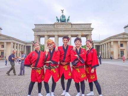30代の幕開けを祝うイベント「三十路祭り1987-1988」が開催