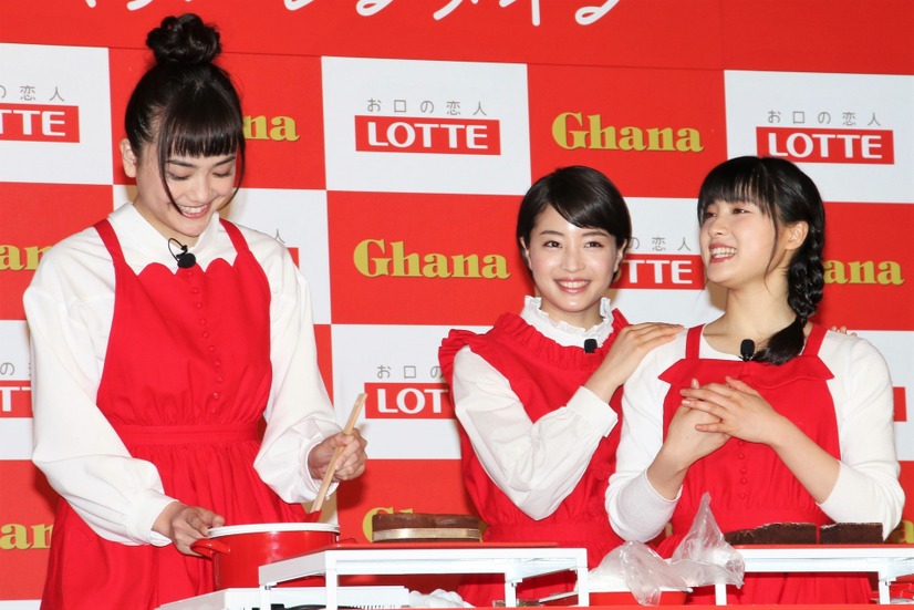 松井愛莉、土屋太鳳、広瀬すず【撮影：小宮山あきの】