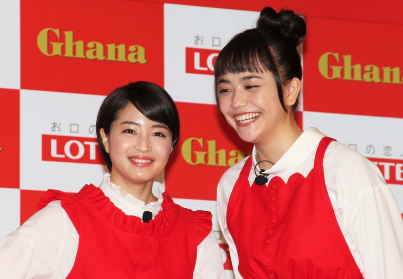 広瀬すず、松井愛莉【撮影：小宮山あきの】