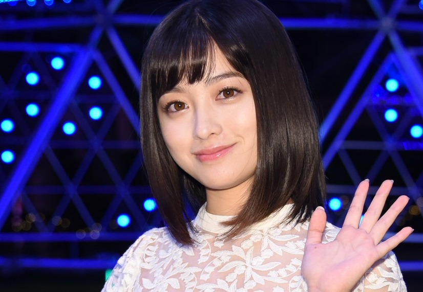 橋本環奈【撮影：竹内みちまろ】