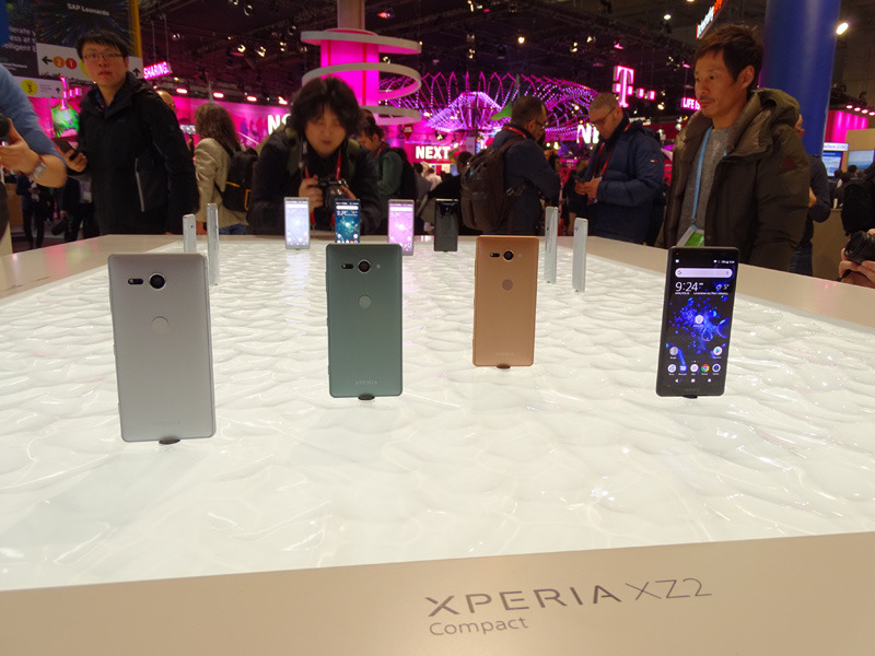 ソニー、デザインを刷新したXperiaフラッグシップ「XZ2」「XZ2 Compact」を発表【MWC 2018】