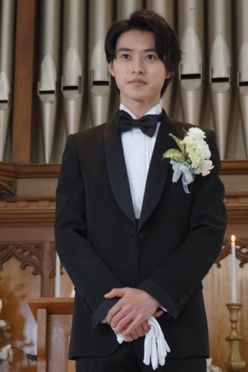 山崎賢人のタキシード姿にファン悶絶「夢の中でいいから隣に並びたいです」