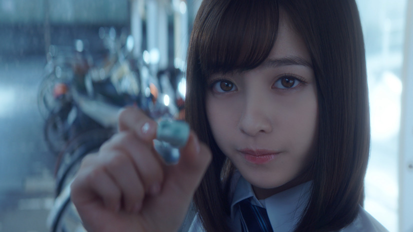 教室で制服姿の橋本環奈が「あ～ん」してくれる夢のデバイス登場!?