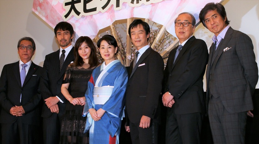 滝田洋二郎監督、阿部寛、篠原涼子、吉永小百合、堺雅人、岸部一徳、佐藤浩市【撮影：小宮山あきの】