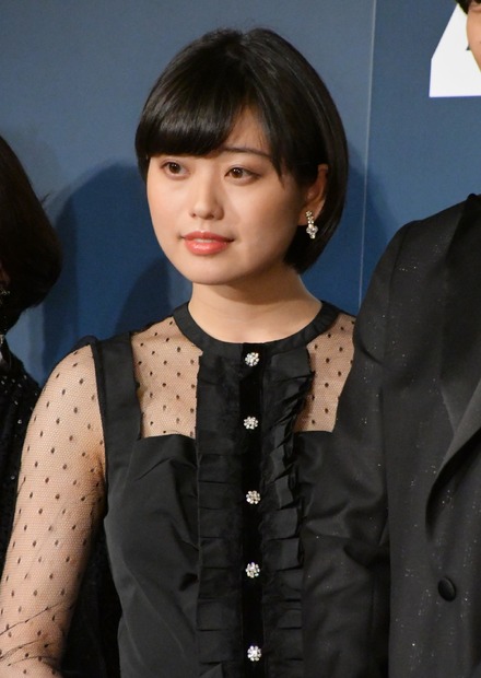 冨手麻妙【写真：竹内みちまろ】