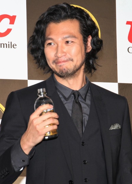 青木崇高【撮影：小宮山あきの】