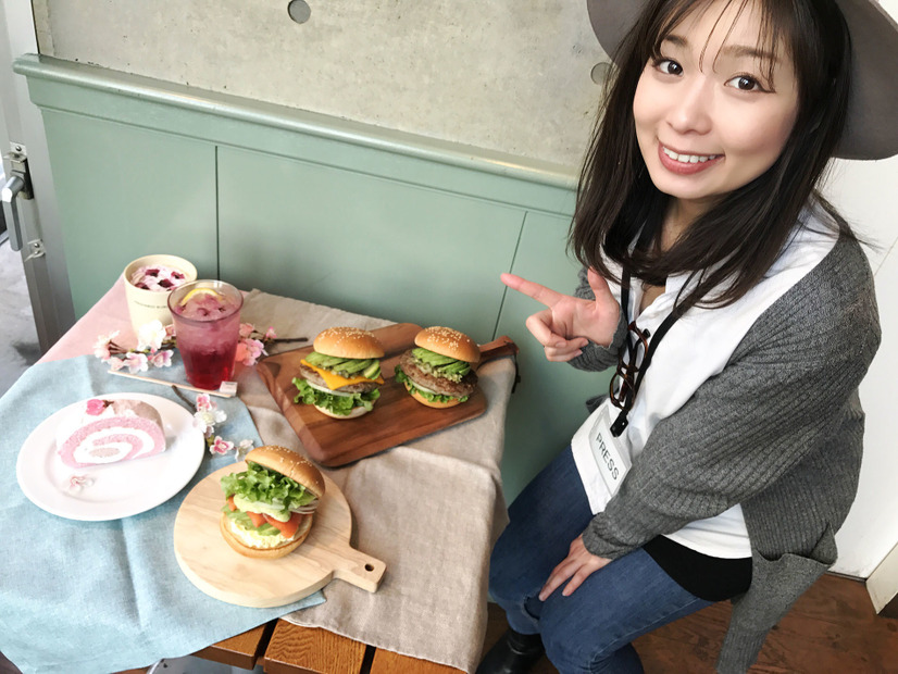 ヘルシーファット？フレッシュネスバーガー「サーモンアボカドサンド」を食べてみた