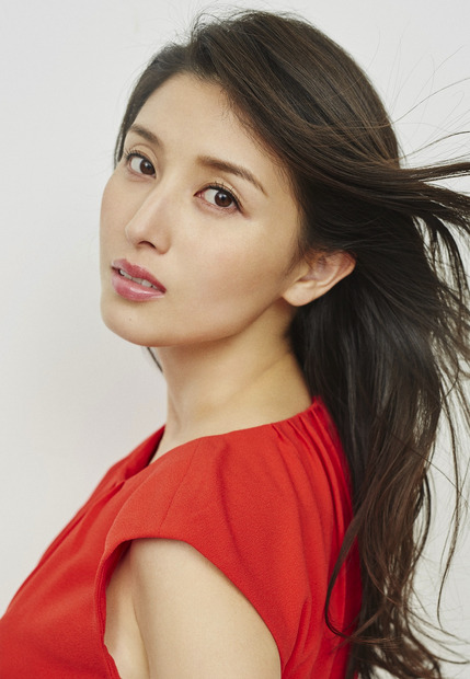 人気漫画『スモーキング』の実写化ドラマに橋本マナミら共演者