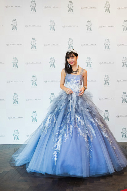 藤田ニコル、ウエディングドレス姿を披露！結婚は「20代でしたい。25歳には子供がほしい」