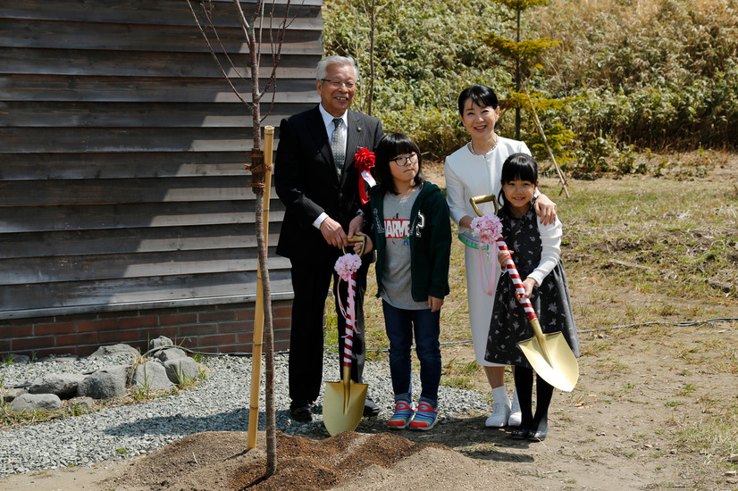 吉永小百合、北の桜守パークのオープニングセレモニーに登場「皆さんがあっと驚く、マジックのようなものもあります」