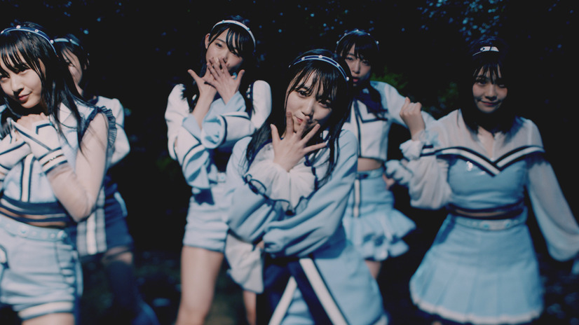 妖艶な脚線美に注目！AKB48ニューシングル「Teacher Teacher」MVが解禁