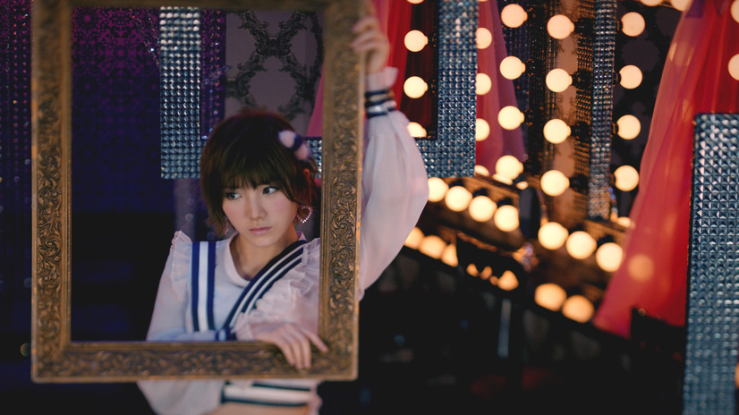 妖艶な脚線美に注目！AKB48ニューシングル「Teacher Teacher」MVが解禁