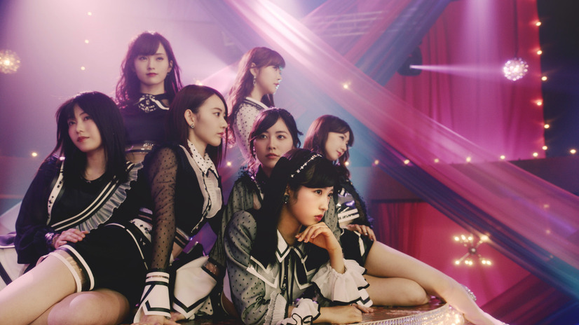 妖艶な脚線美に注目！AKB48ニューシングル「Teacher Teacher」MVが解禁