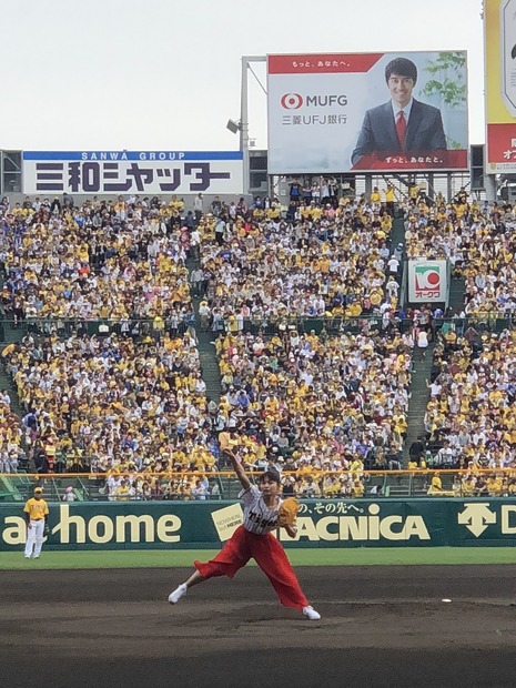 足立佳奈、夢の甲子園で始球式挑戦！豪速球を披露