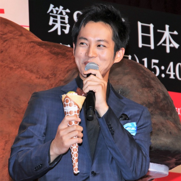 松坂桃李【撮影：小宮山あきの】