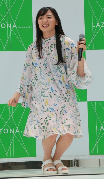 鈴木瑛美子【撮影：小宮山あきの】