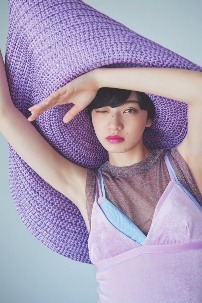 小松菜奈、恋愛観を語る！レオタードスタイルで美脚も披露