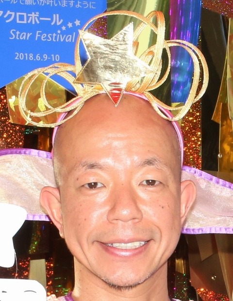 小峠英二（バイきんぐ）【撮影：小宮山あきの】