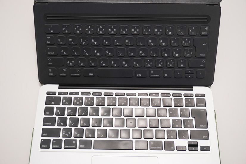 Smart Keyboardのサイズ感は11.6インチのMacBook Airと似ていたのでタイピングは快適だった