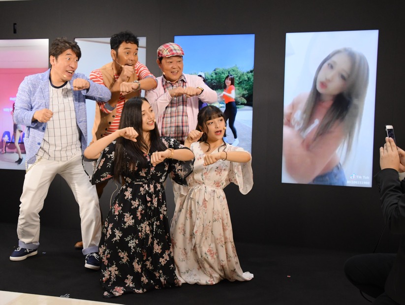 「Tik Tok Gallery」オープニングイベント【写真：竹内みちまろ】