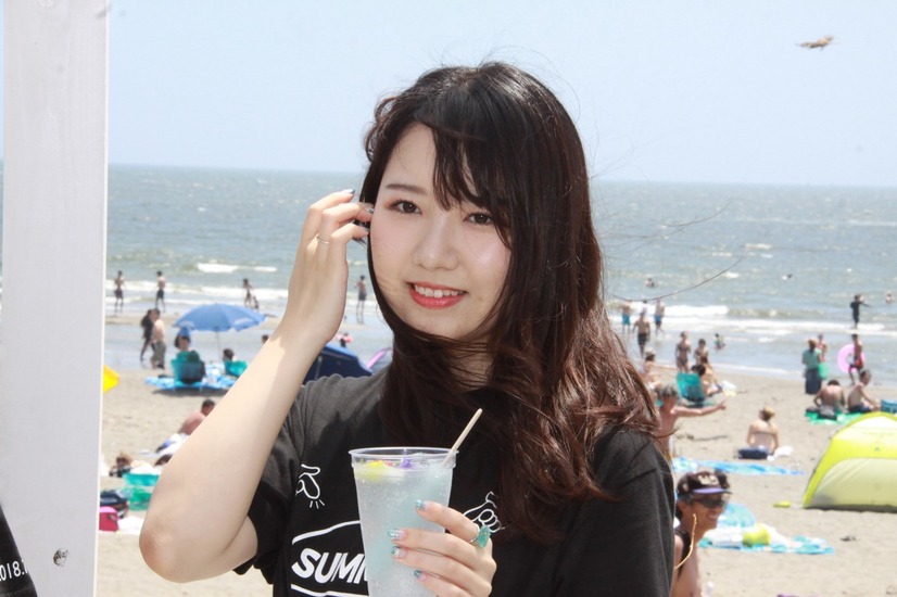 SUMMER&IDOL：由比ヶ浜海岸のアイドルカフェオープン《撮影：中尾真二》