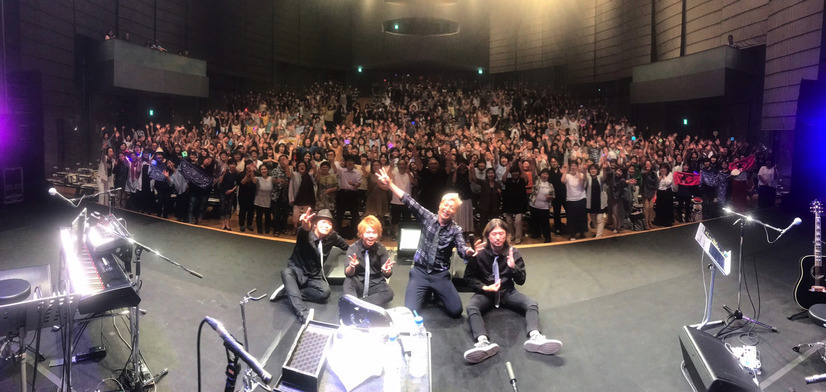 つるの剛士、「つるのうた名曲集～日本全国翔鶴ツアー2018～」をスタート