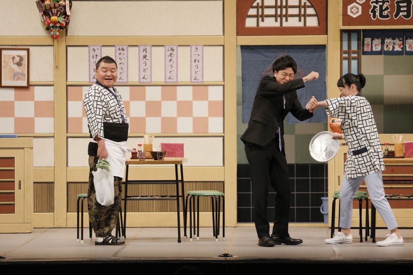 『東京グランド花月』初日が開演！人気芸人らが漫才披露、吉本新喜劇も大ウケ