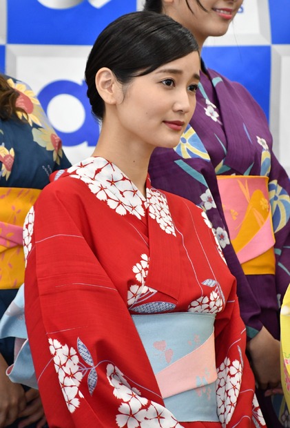 出口亜梨沙【写真：竹内みちまろ】