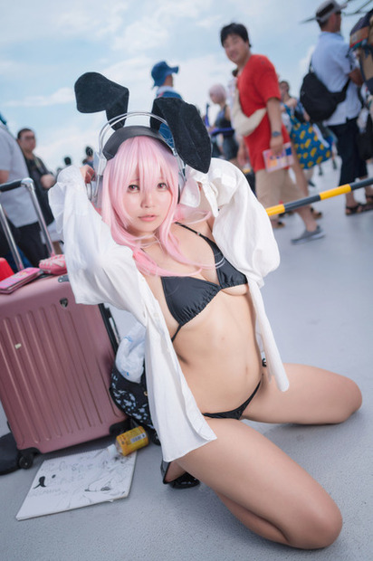 【コミケ94】 2日目も美女コスプレイヤーが集結！ 「FGO」「はたらく細胞」人気キャラも続々