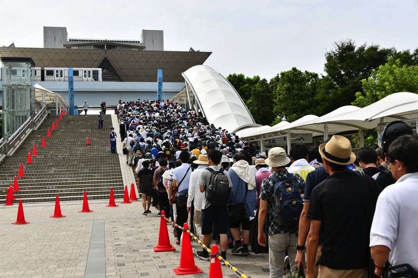 コミケ、猛暑でも53万人が来場