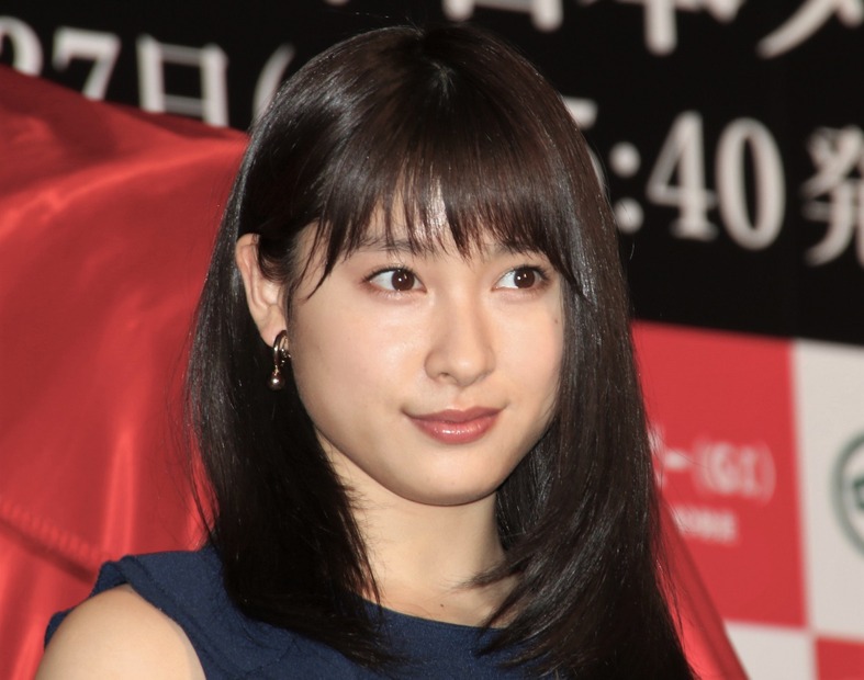 土屋太鳳【撮影：小宮山あきの】