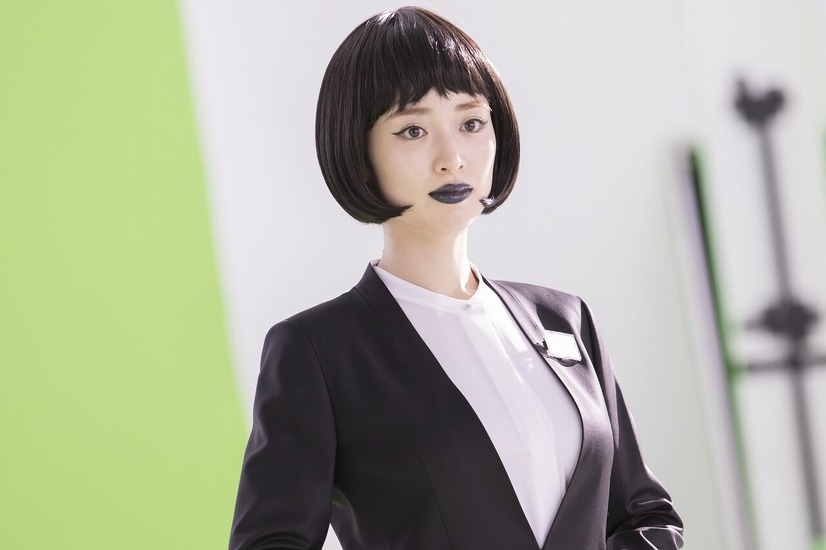 斎藤工はセレブ社長に、泉里香はクローン泉に......Indeed Japan新テレビCM