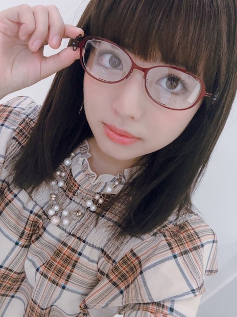 どのメガネが好み？武田舞彩、ファン参加型の「メガネGP」を開催中！