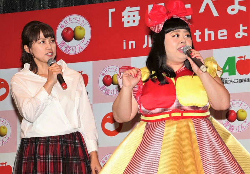 岡崎朋美、渡辺直美【撮影：小宮山あきの】
